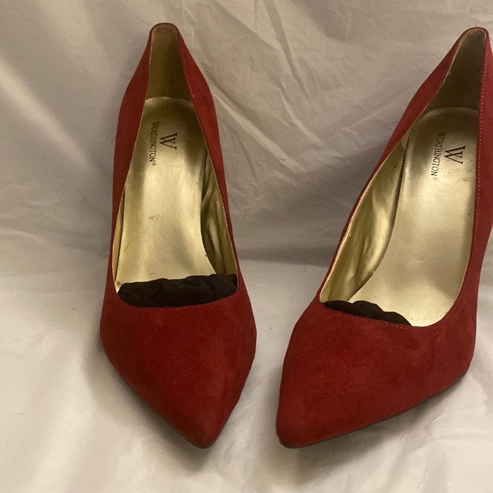 Women’s Wellington Red Suede Size 9 heels